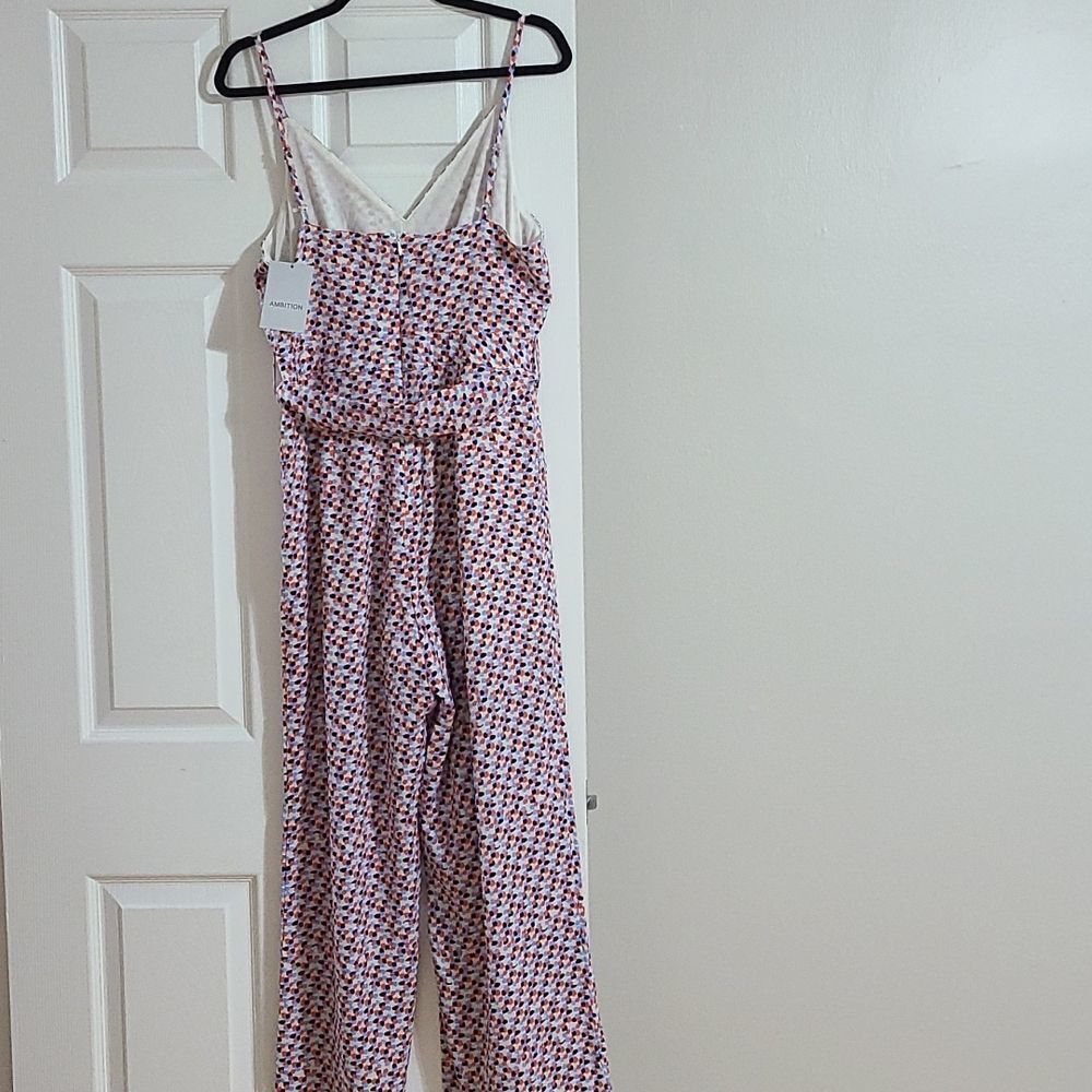 Women's V-neck Jumpsuit With Pockets - Picture 7 of 7